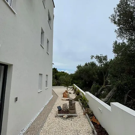 Regina Maris * Betina (Sibenik-Knin)